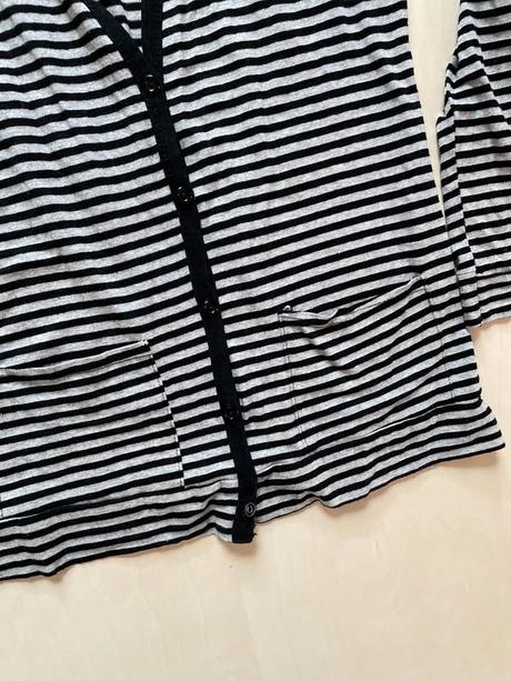 Proužkovaný zapínací svetřík, vel s/m, s