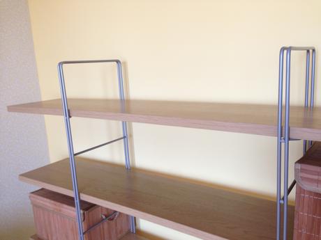 Pokojik pro mimi-kolebka leander,kreslo+policeikea,