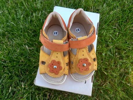 Kožené sandálky, stélka 14,5 cm, 23