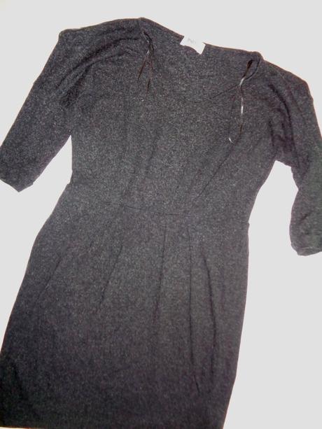 Pěkné příjemné teplejší šaty, 170