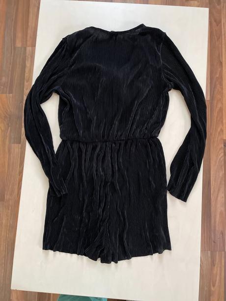 Černý plisovaný overal s mašlí, vel s, monki, s