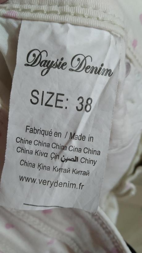 Letní srdíčkové džíny, 38