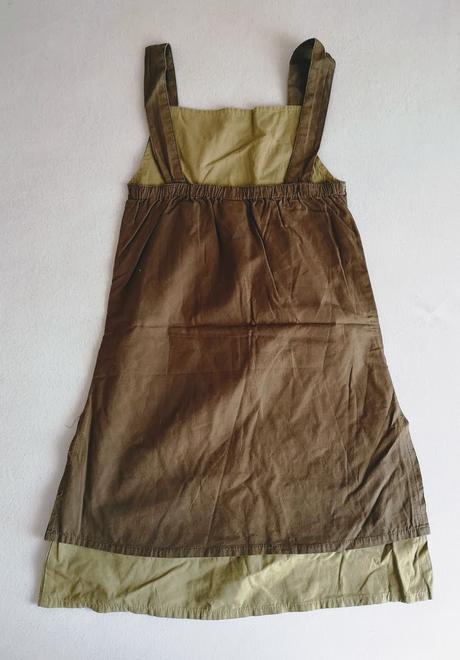 Šaty na ramínka, 122