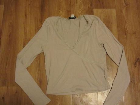 Triko s ozdobnou krajkou, 40