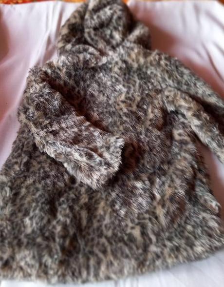 Op 6. společenský kožíšek, 8 let, river island,134