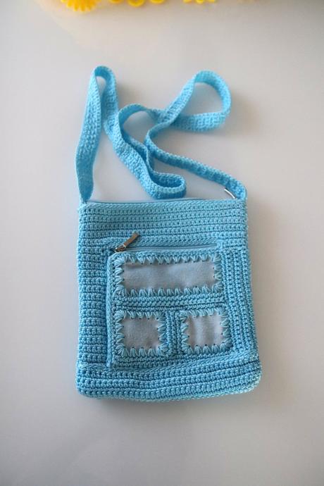 Dívčí háčkovaná kabelka, 