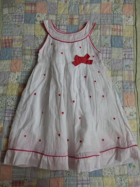 Bílé šaty se srdíčky a mašlí early days, 18-23 m, early days,92