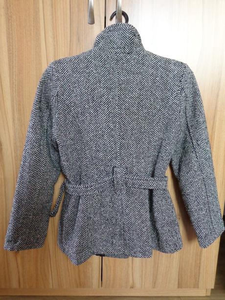 Černo-bílý vlněný kabátek, s