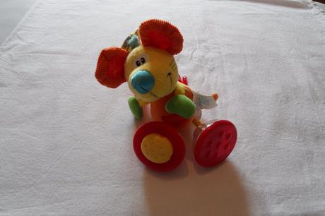 J8	chrastící myška s klipem, 