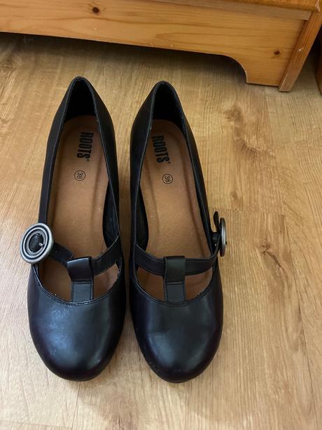 Boty na podpadku roots, 38