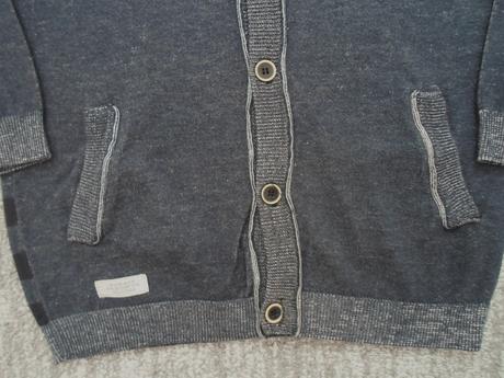 Modrý svetr svetřík, 140