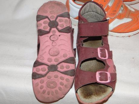 2 páry bot v. 29, sandále + botasky, 29