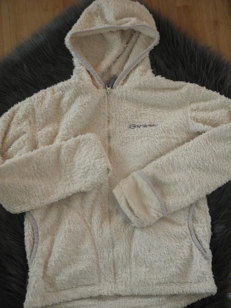 Chlupatá mikina s kapucí, 146