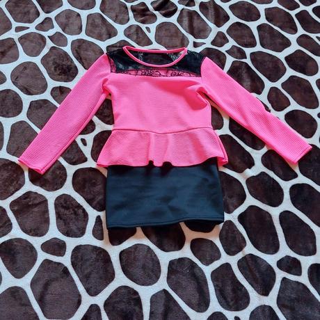 Šaty s krajkou, 128