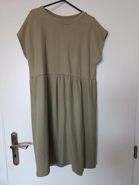 Ūpletove šaty 38,40, 38