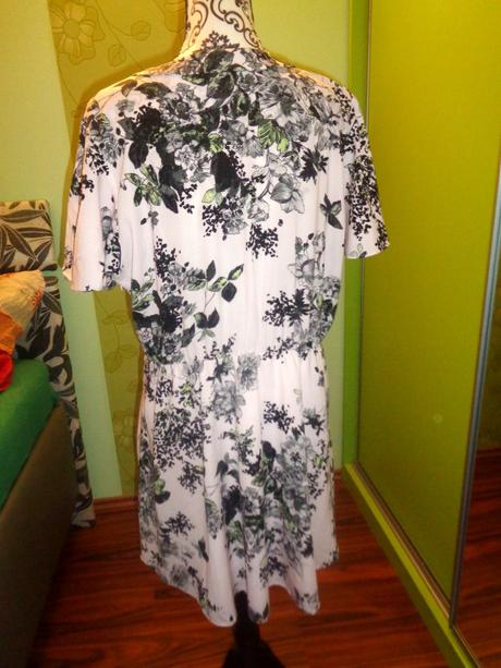Krásné květované šaty, river island,44