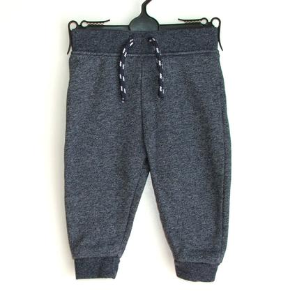 W358 tepláky vně počesané vel. 74, primark,74