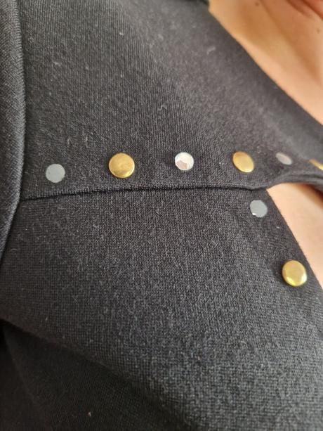 Šaty černé s dl.rukávem se zdobením ricarda m, m