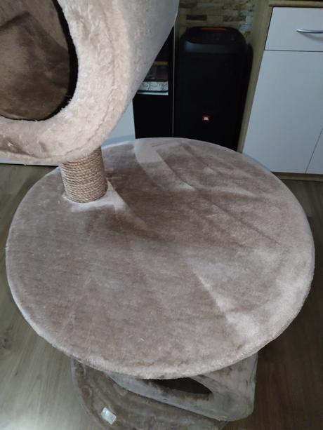 Růžové kočičí škrabadlo a odpočívadlo zánovní,