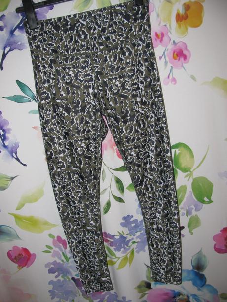 Dámské elastické vzorované legíny workout, 38