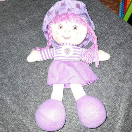 Látková panenka fialová,