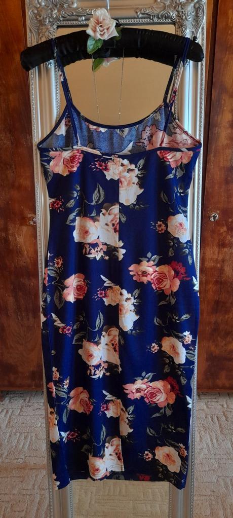 Květinové přiléhavé midi šaty, l