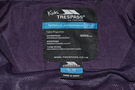 134/140 nepromokavá celoroční bunda trespass, 140