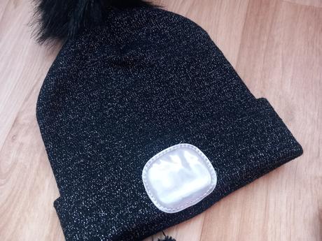 03 - sada čepice a dvou nákrčníků - cca 8 - 12 let, 