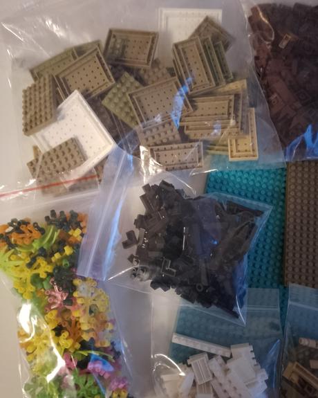 Stavebnice s chatkou u jezera, 2688 dílků, 