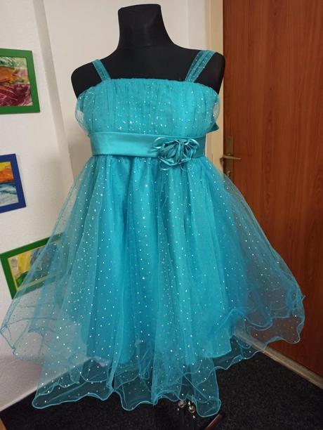 Sváteční šaty, 152