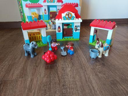 Lego duplo stáje pro poníka,