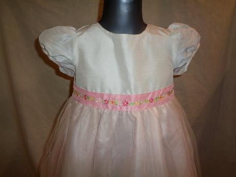 Krásné bílorůžové společenské šaty, 110