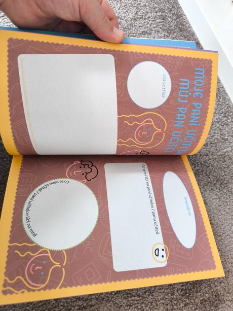 Památník na první roky ve škole,