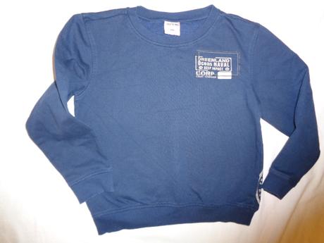 Krásná tmavěmodrá mikina s aplikaci vpředu i vzadu, 140