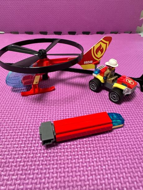 Lego city zásah hasičského vrtulníku,