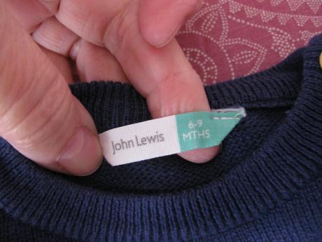 Krásný modrý svetřík s tučňákem, john lewis,74