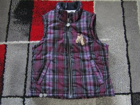 Zimní vesta s koníkem zn.staccato vel.128, staccato,128