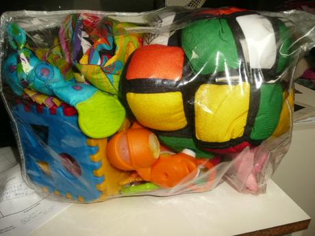 Hračky mimi spirála knížka šustivá kostky kousátko,