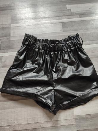 Kraťasy shein, velikost m, m