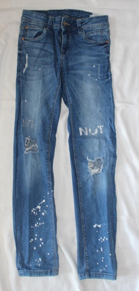 Ub149. džíny slimky s moderními dírami 10-11 let, 146