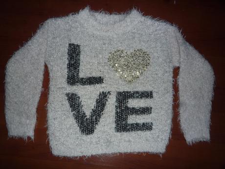Chlupatý svetr s lesklým srdíčkem vel. 146/152, river island,146