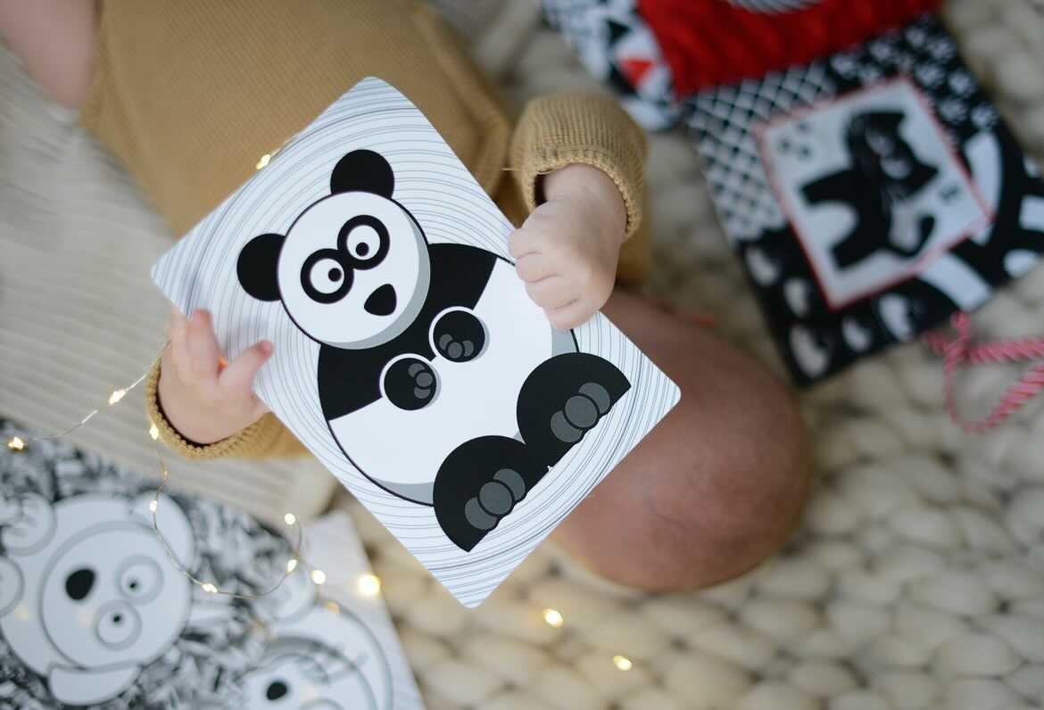 Kontrastní hračky pro miminka Černá na bílé