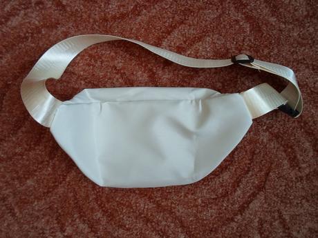 Krémová béžová taška na pas ledvinka,