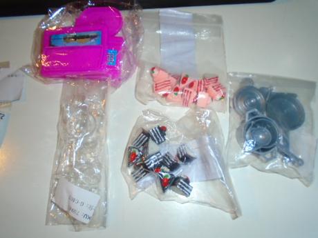 Barbie doplňky skate budík noťas telefon, 