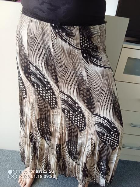 Sukně zn."ren-dar" vel."48", 48