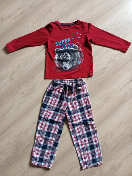 Pyžamo, lupilu,110
