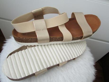 Páskové sandály, 41