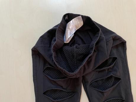 Kalhoty/legíny s dírami a sítí, vel xs, fb sister, xs