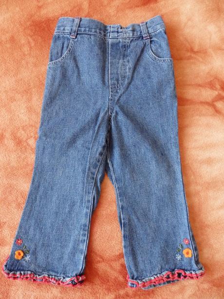 Měkké džíny s kytičkami, 92