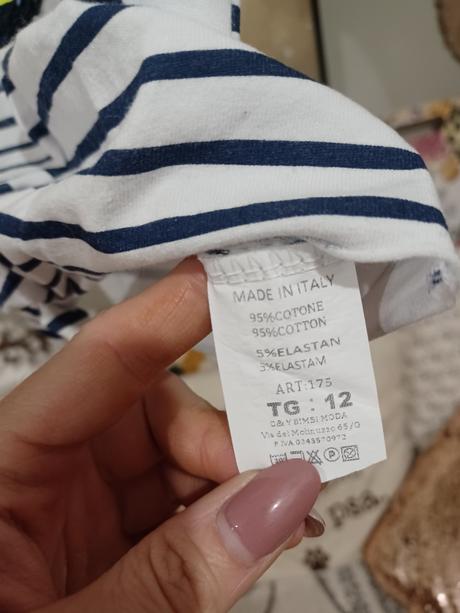 Tričko croptop s měnícími flitry, 152